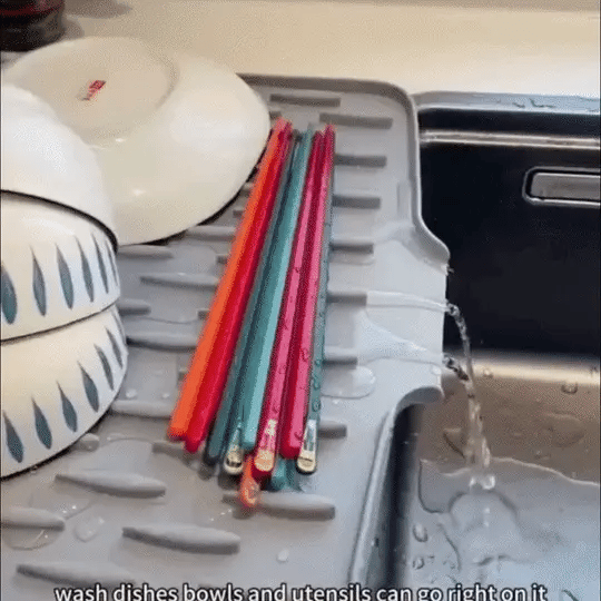 BVJ®Heavy-Duty 3-in-1 Silicone Mat: Drainer, Trivet & Chopping Cushion(✨2026 New Upgrade)