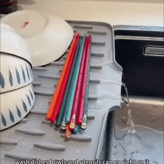 BVJ®Heavy-Duty 3-in-1 Silicone Mat: Drainer, Trivet & Chopping Cushion(✨2026 New Upgrade)